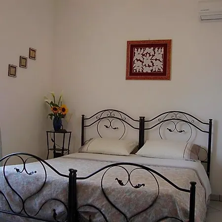 Sitrie Nocleg ze śniadaniem 3*